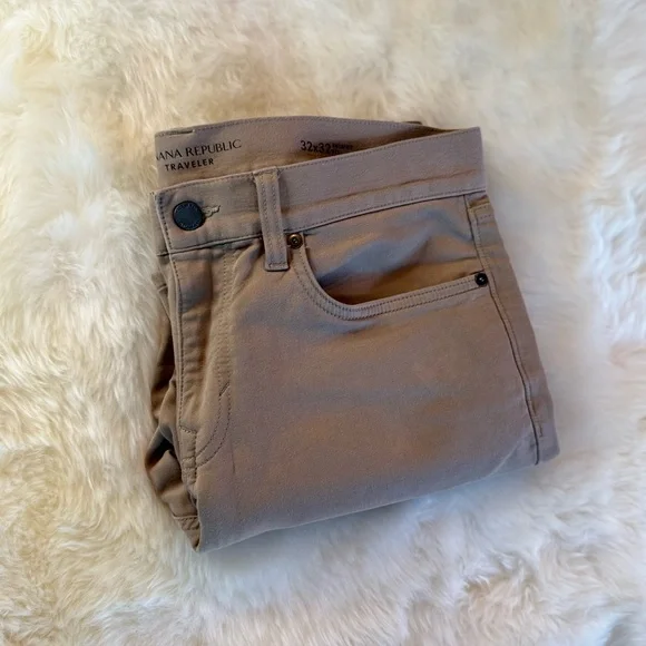 Banana Republic Traveler Pants - Picture 4 of 4